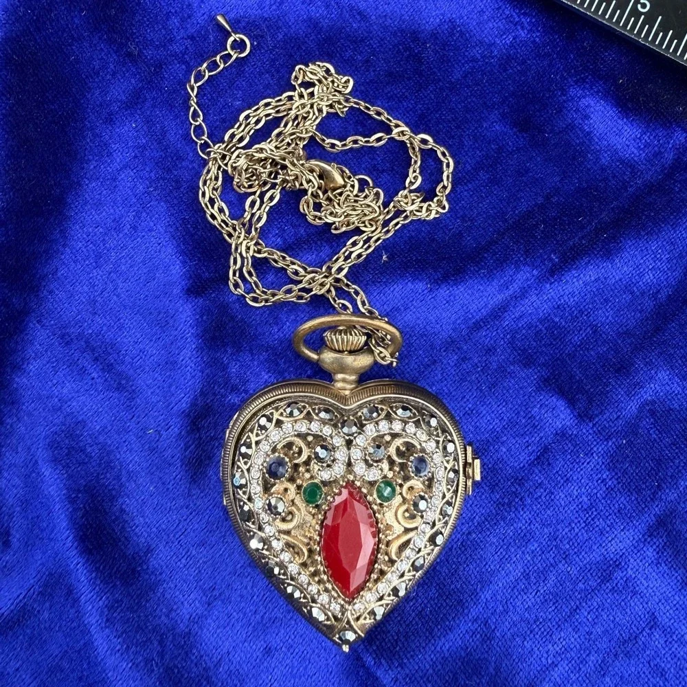 Vintage Sarah Coventry Pocket Watch Pendant Heart Gold Tone Rhinestone‎ 32